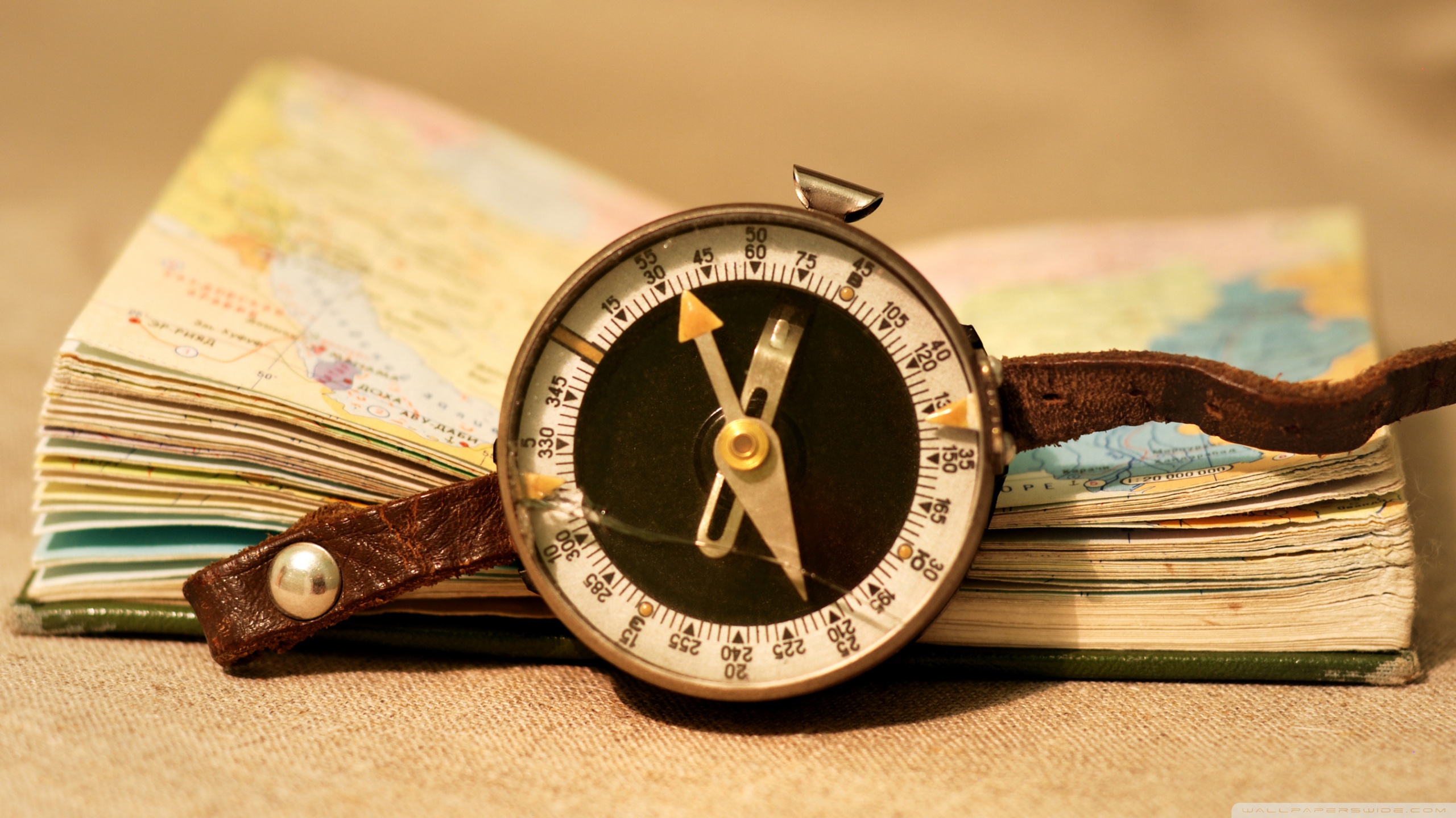 One Old Compass Ultra HD Desktop