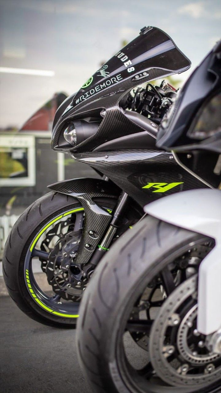 Yamaha R1 HD wallpaper