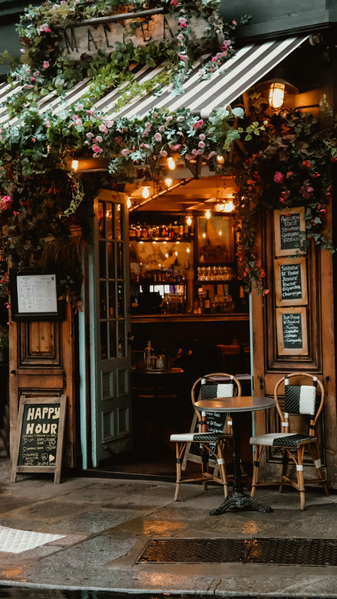 Free Paris Wallpaper for your iPhone