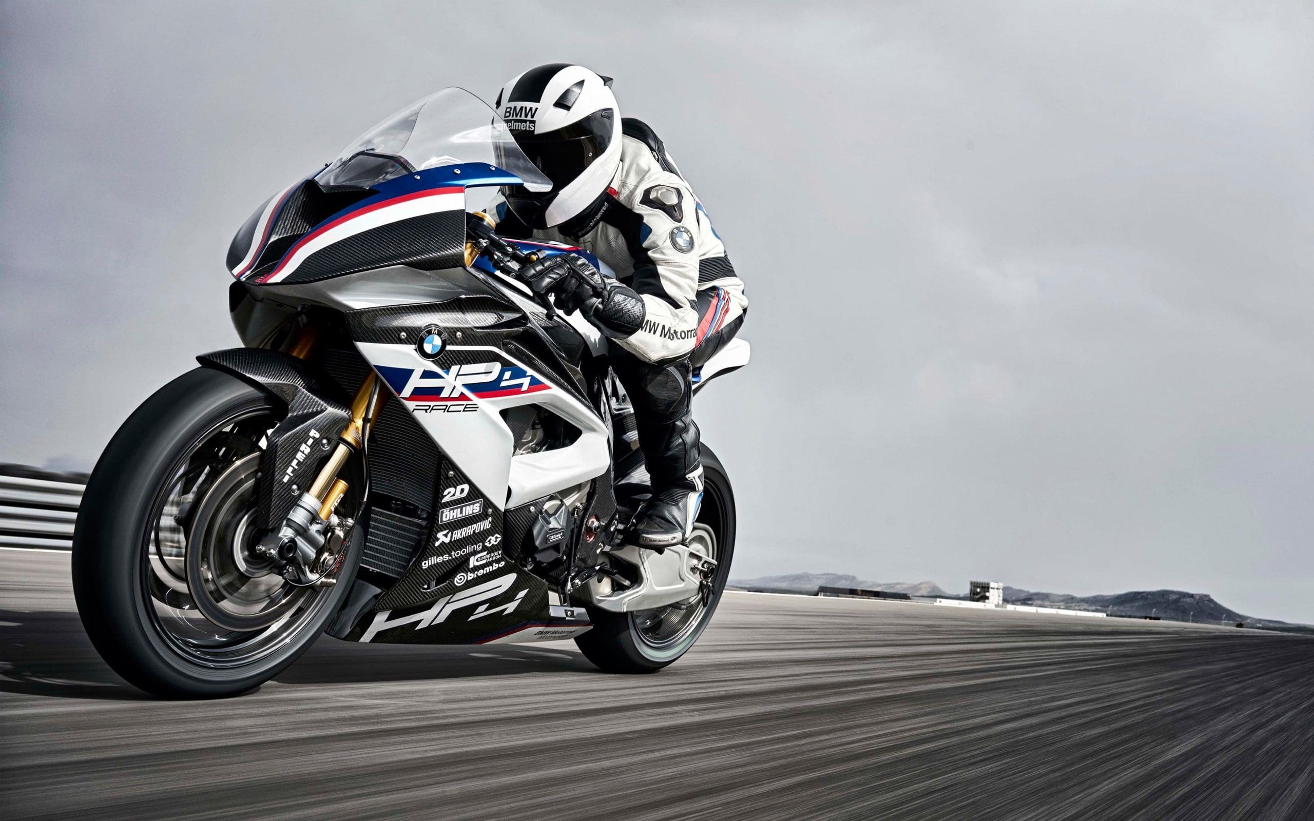 BMW Motorcycle [4K] Wallpaper