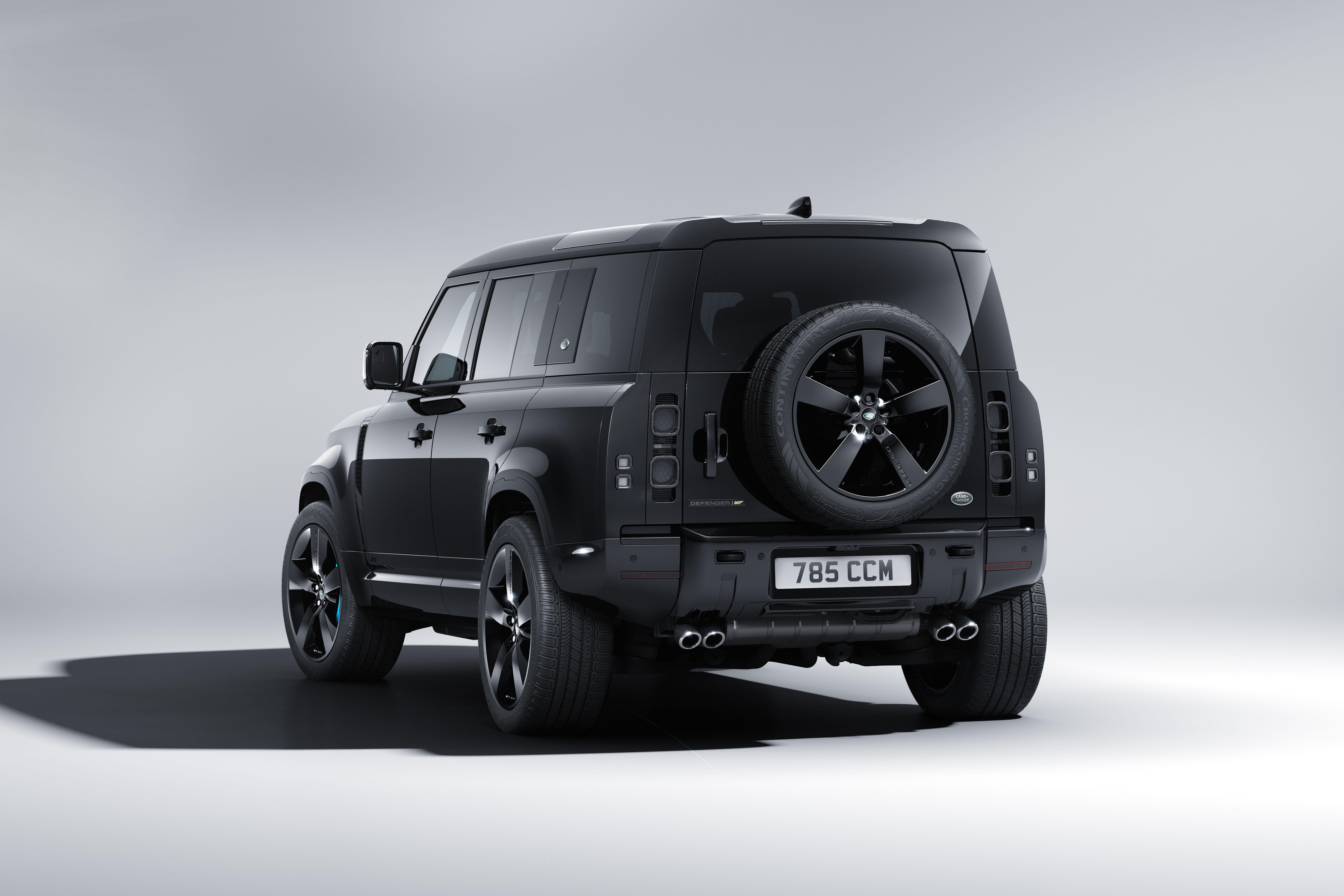 NEW LAND ROVER DEFENDER V8 BOND EDITION