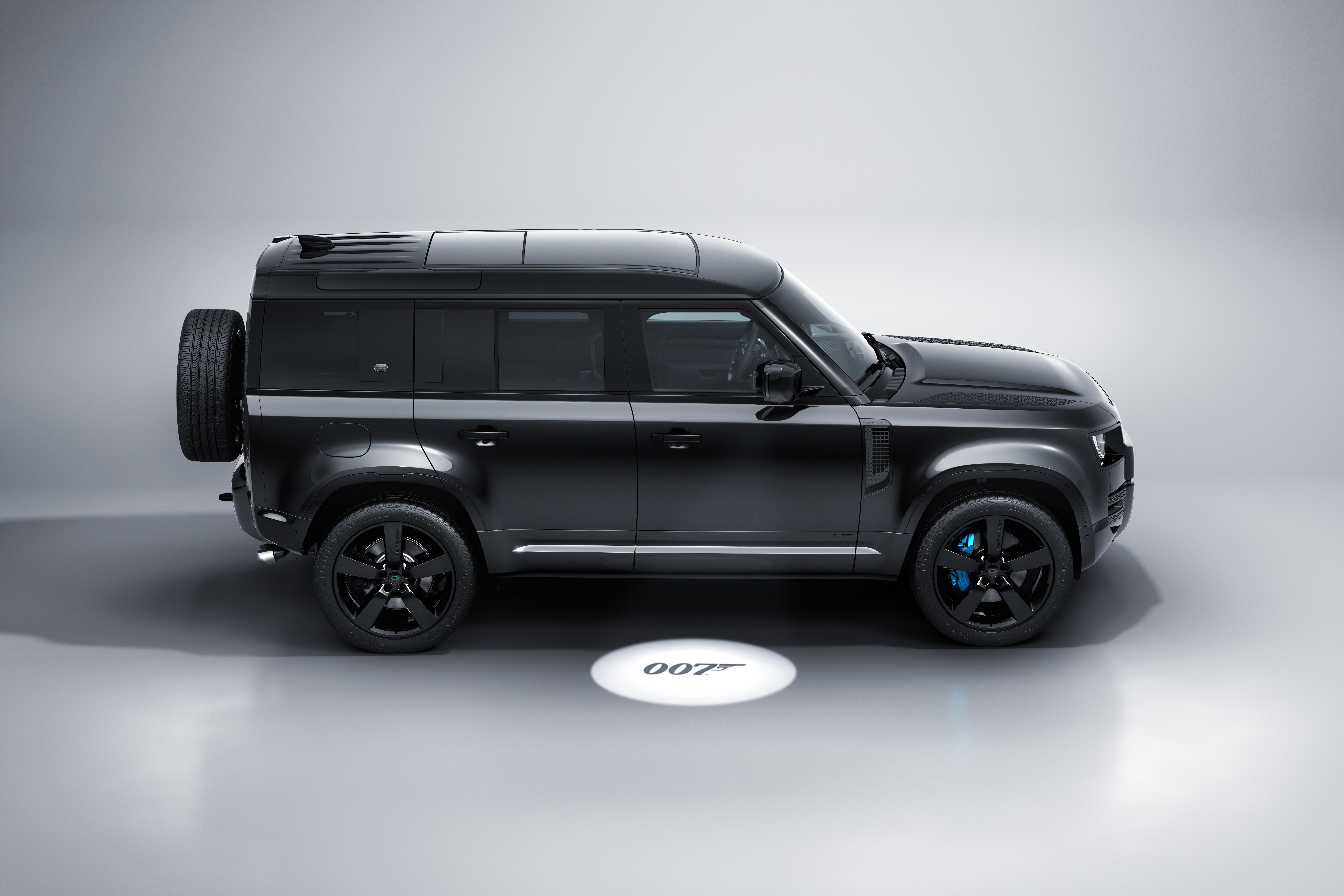 NEW LAND ROVER DEFENDER V8 BOND EDITION