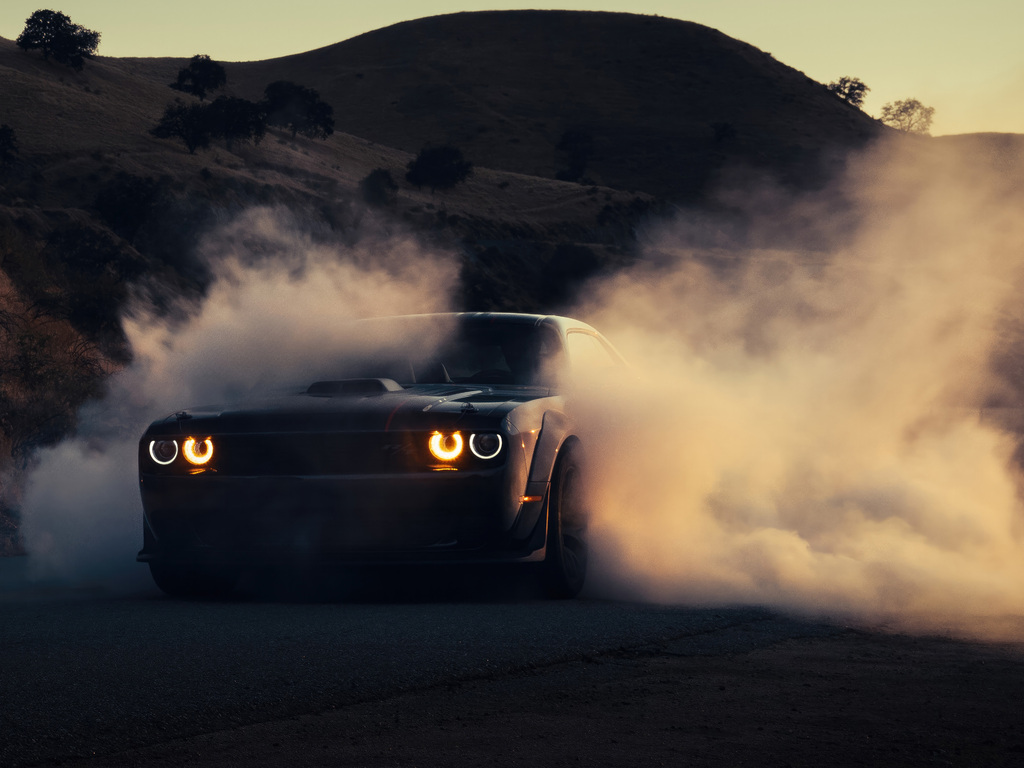 Dodge Challenger Drifting