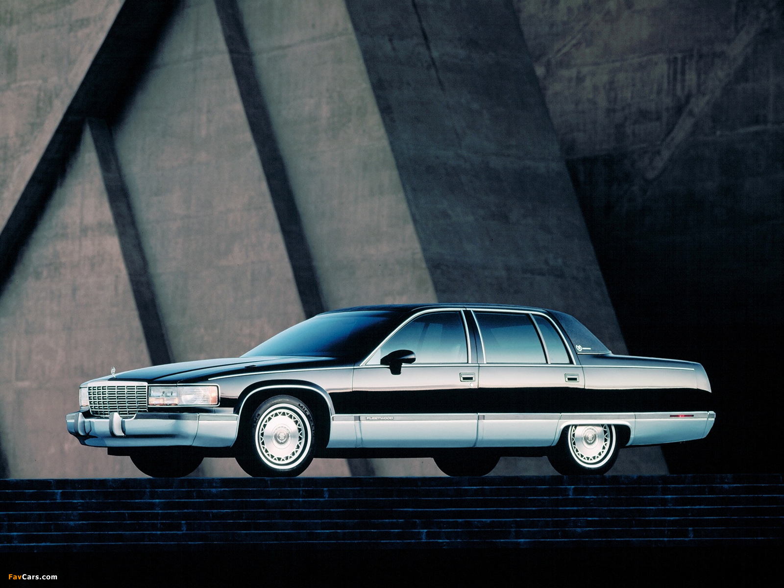 Cadillac Fleetwood 1993–96 wallpaper