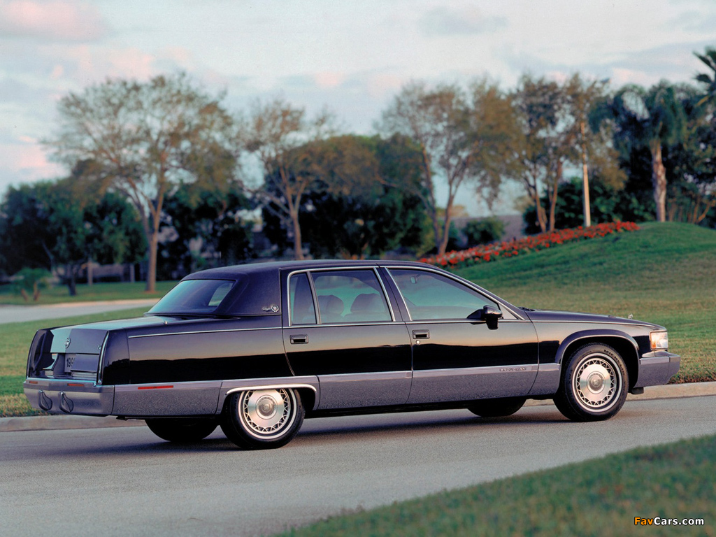 Cadillac Fleetwood 1993–96 wallpaper