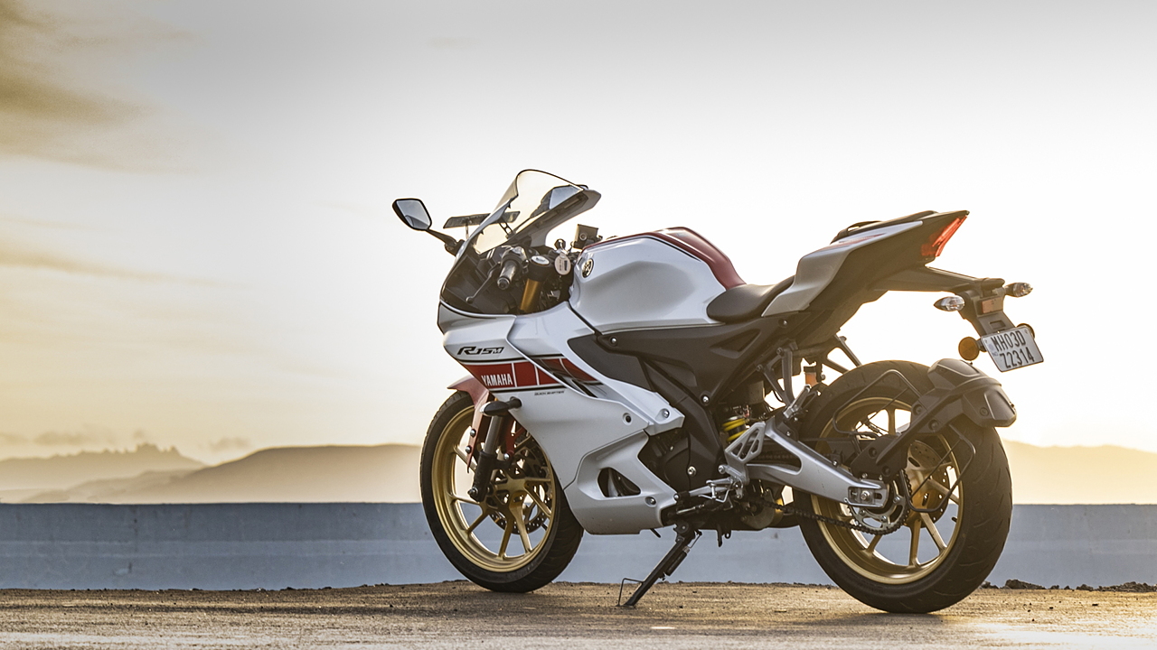 image of Yamaha R15 V4. Photo of R15