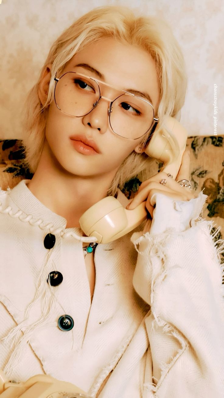 WALLPAPER & LOCKSCREEN STRAY KIDS