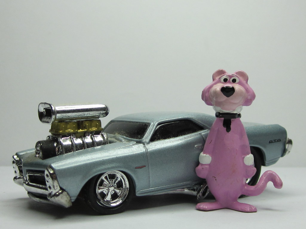 Snagglepuss, Toy Car. Robert E