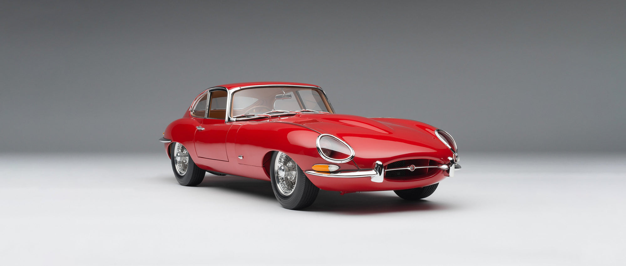 BEST-MODEL 9626 Jaguar E-Type Coupé 1961 – Vert Clair Métallisé 1/43