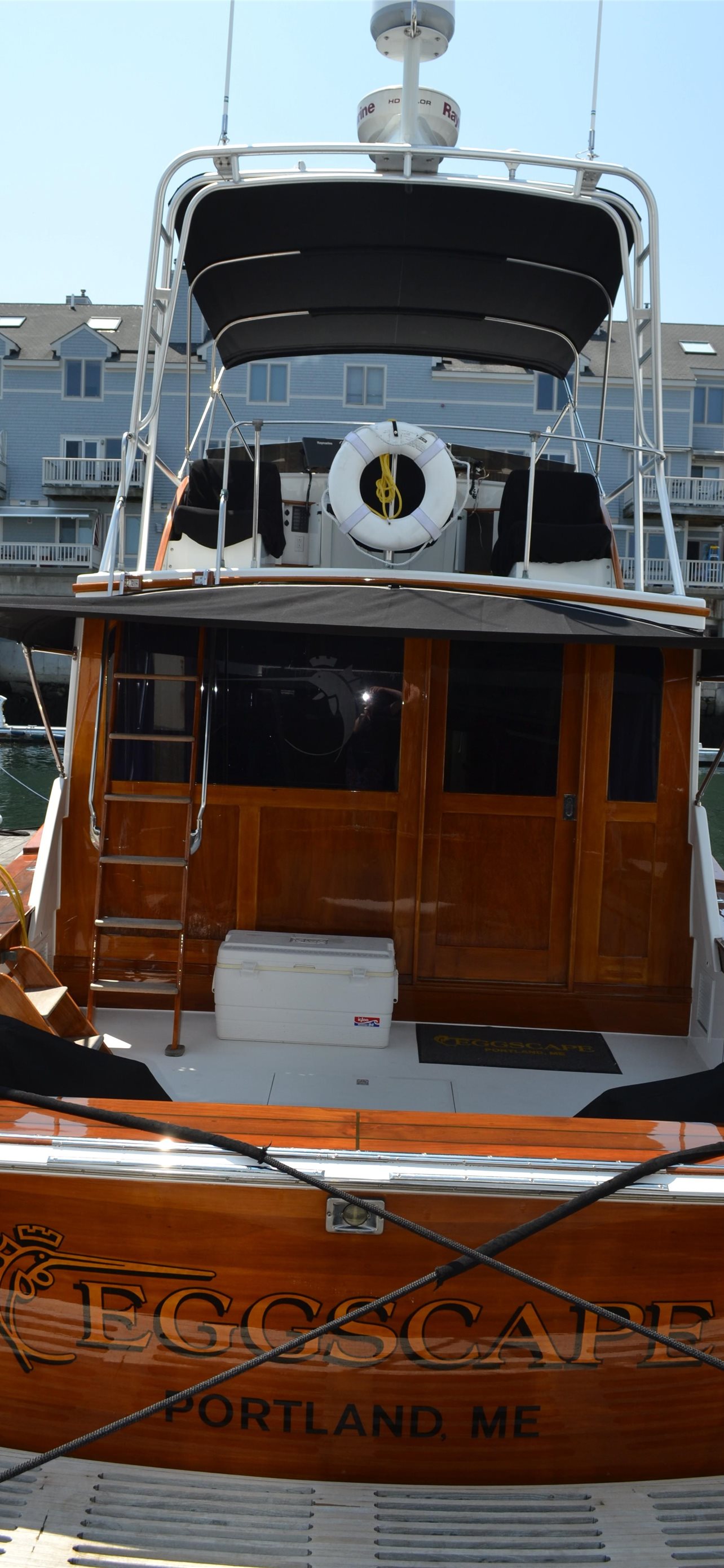 history supreme yacht iPhone Wallpaper