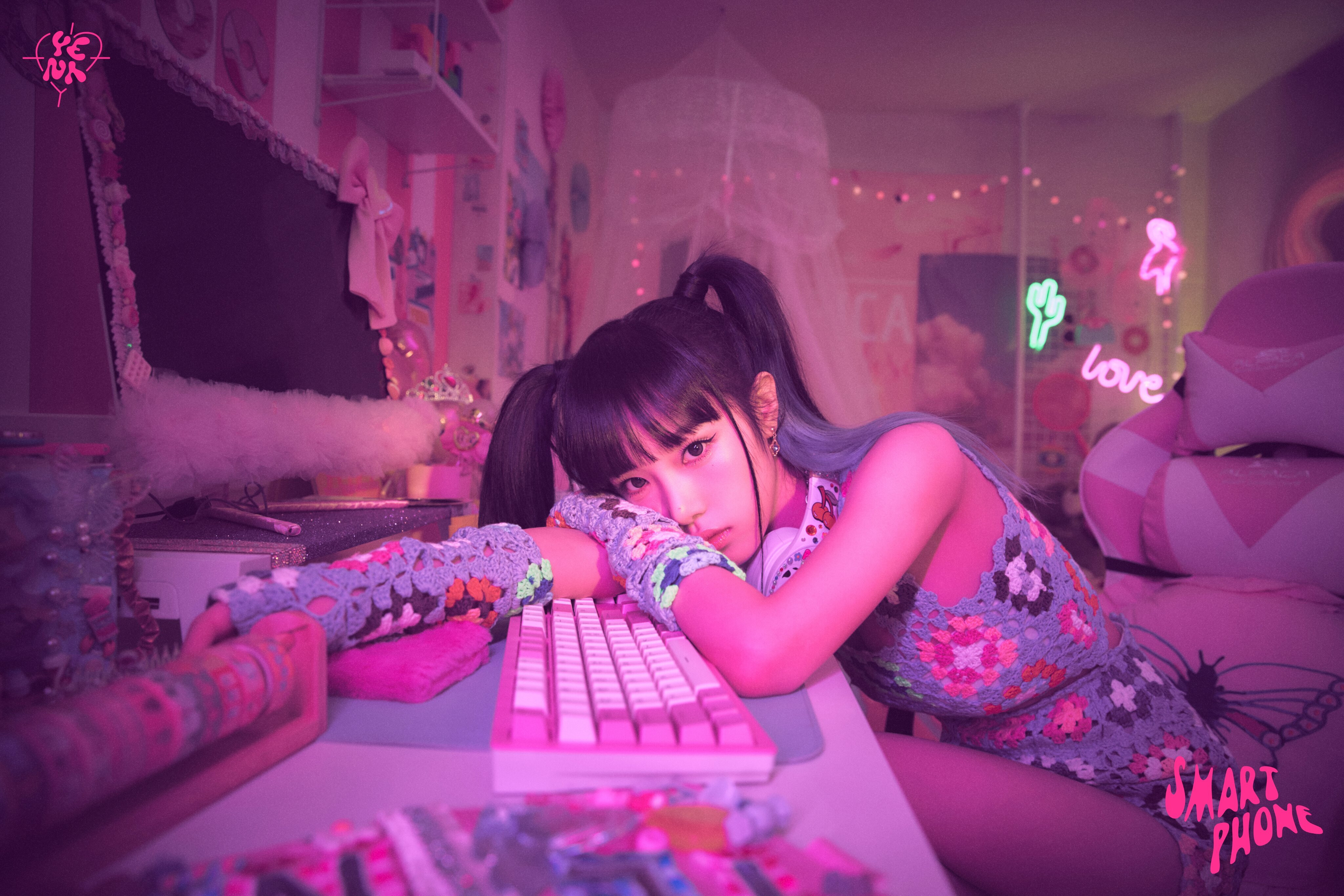 Choi Yena - 'Smartphone' 2nd Mini Album