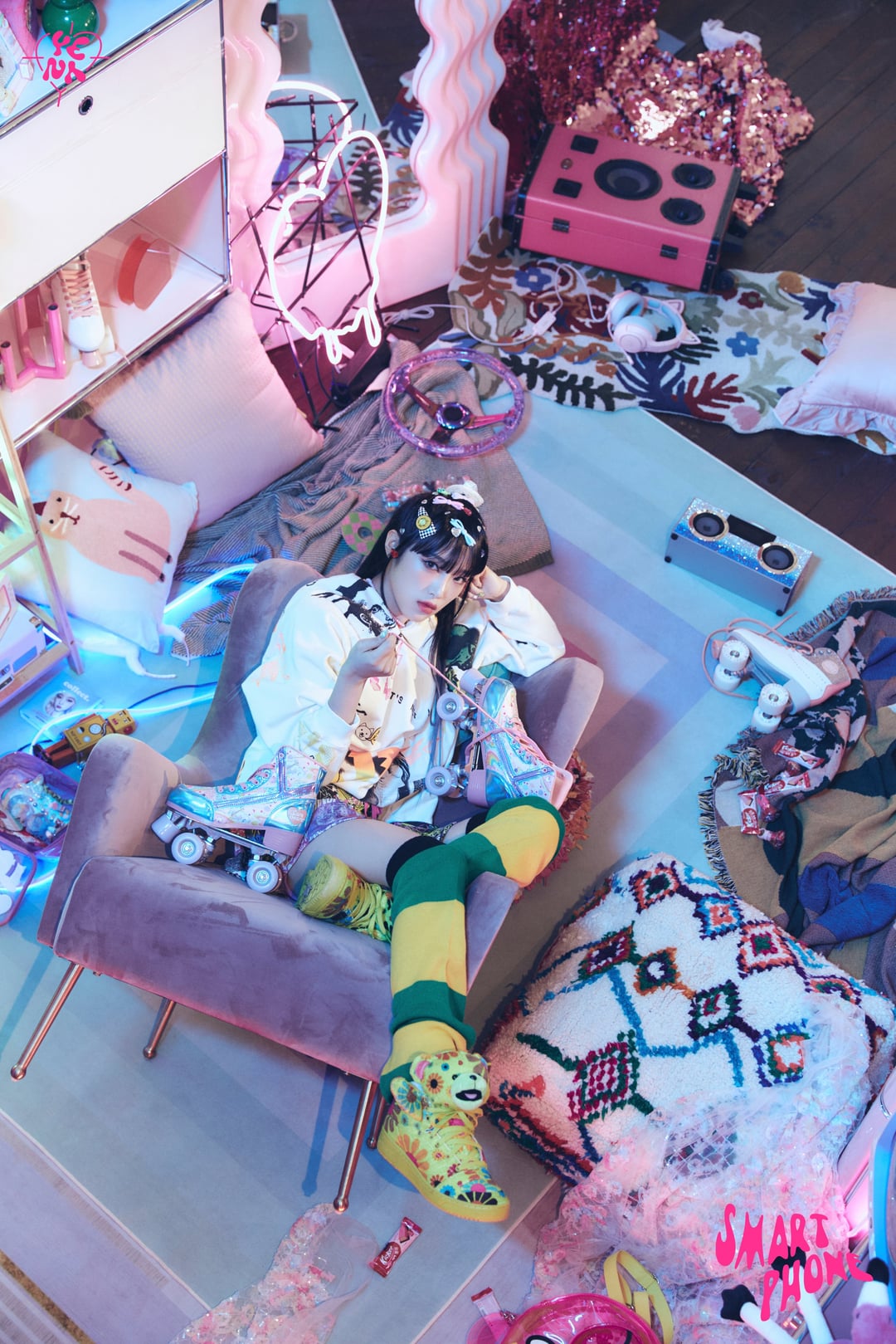 Choi Yena Mini Album: SMARTPHONE