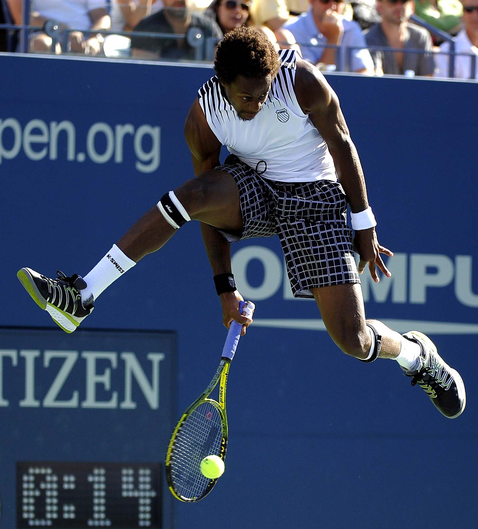 France plays against Novak Djokovic