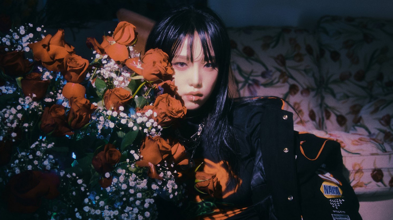 Lirik Lagu Love War Yena Eks IZ