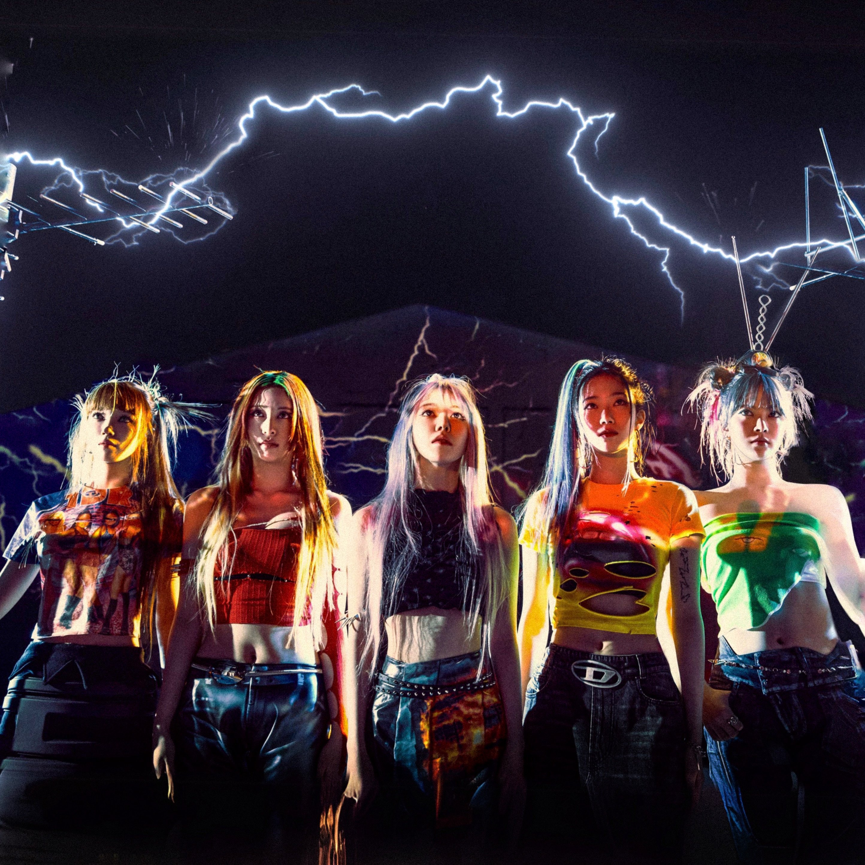 LE SSERAFIM music, videos, stats