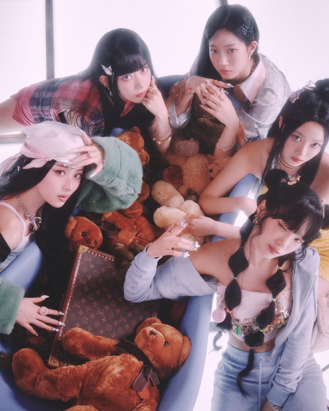 3rd Mini Album: EASY Concept Photo