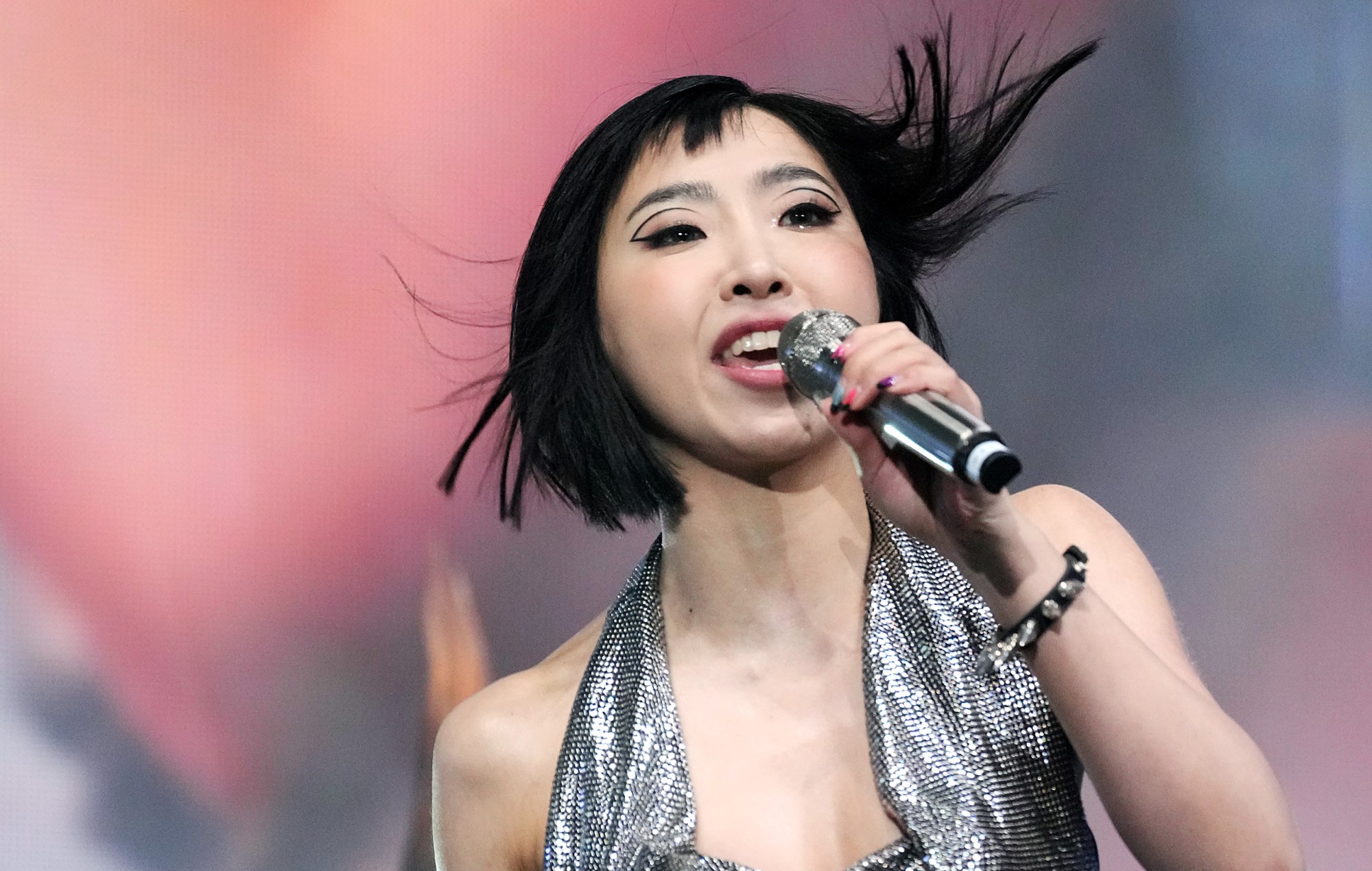 Minzy reveals 2NE1 began discussing