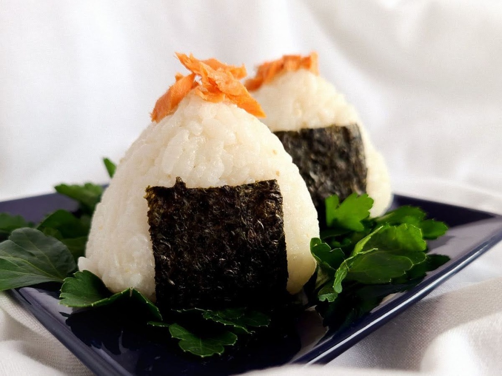 Salmon Rice Balls With Sriracha Mayo