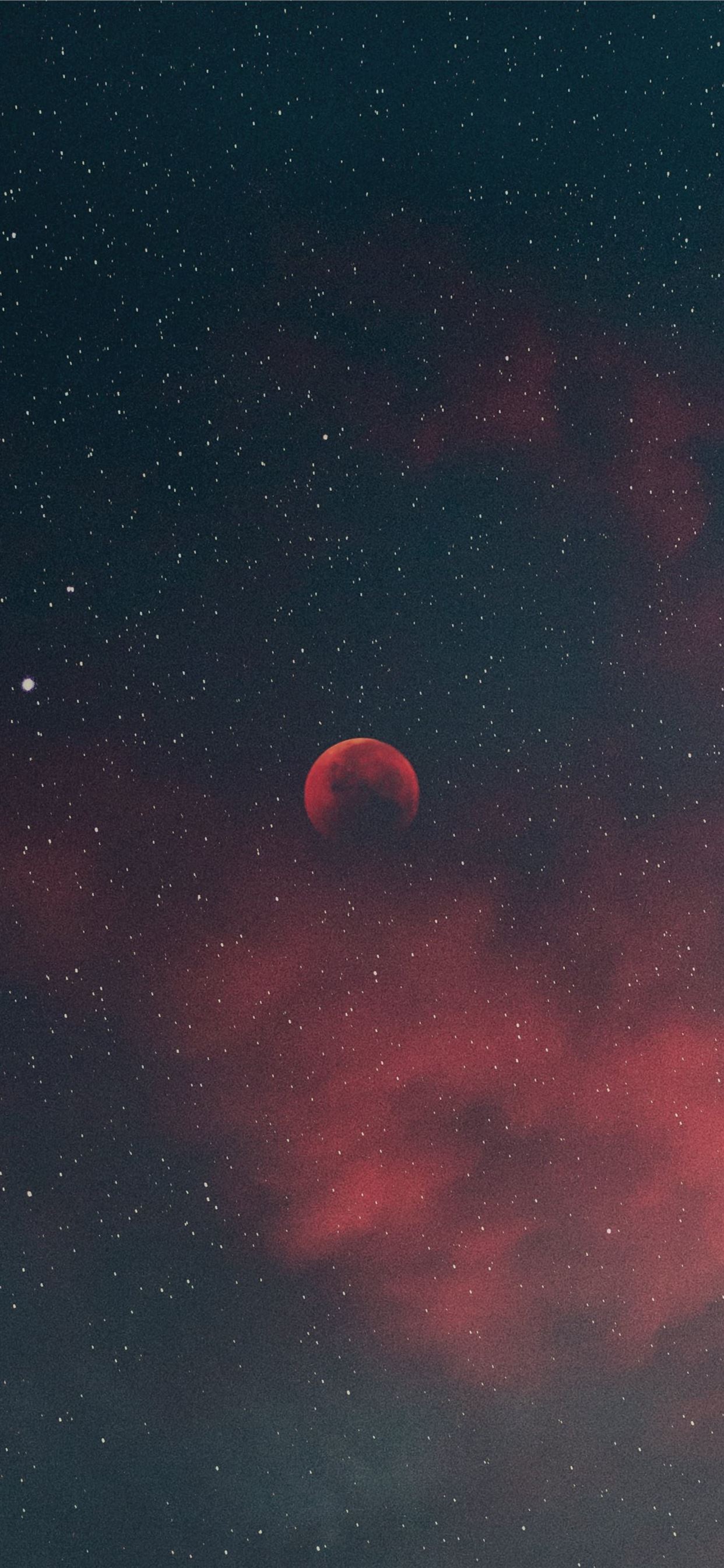 red moon in the sky iPhone 11