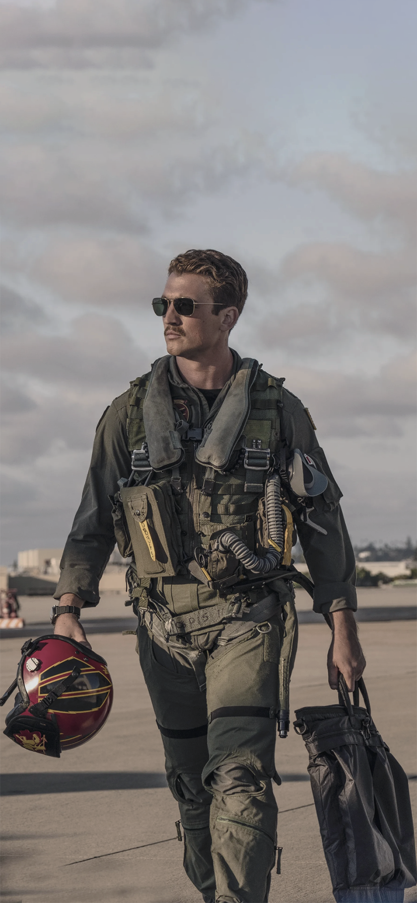 Requested Miles Teller In Top Gun: Maverick Wallpaper Please Like Or Reblog If You Use Save !
