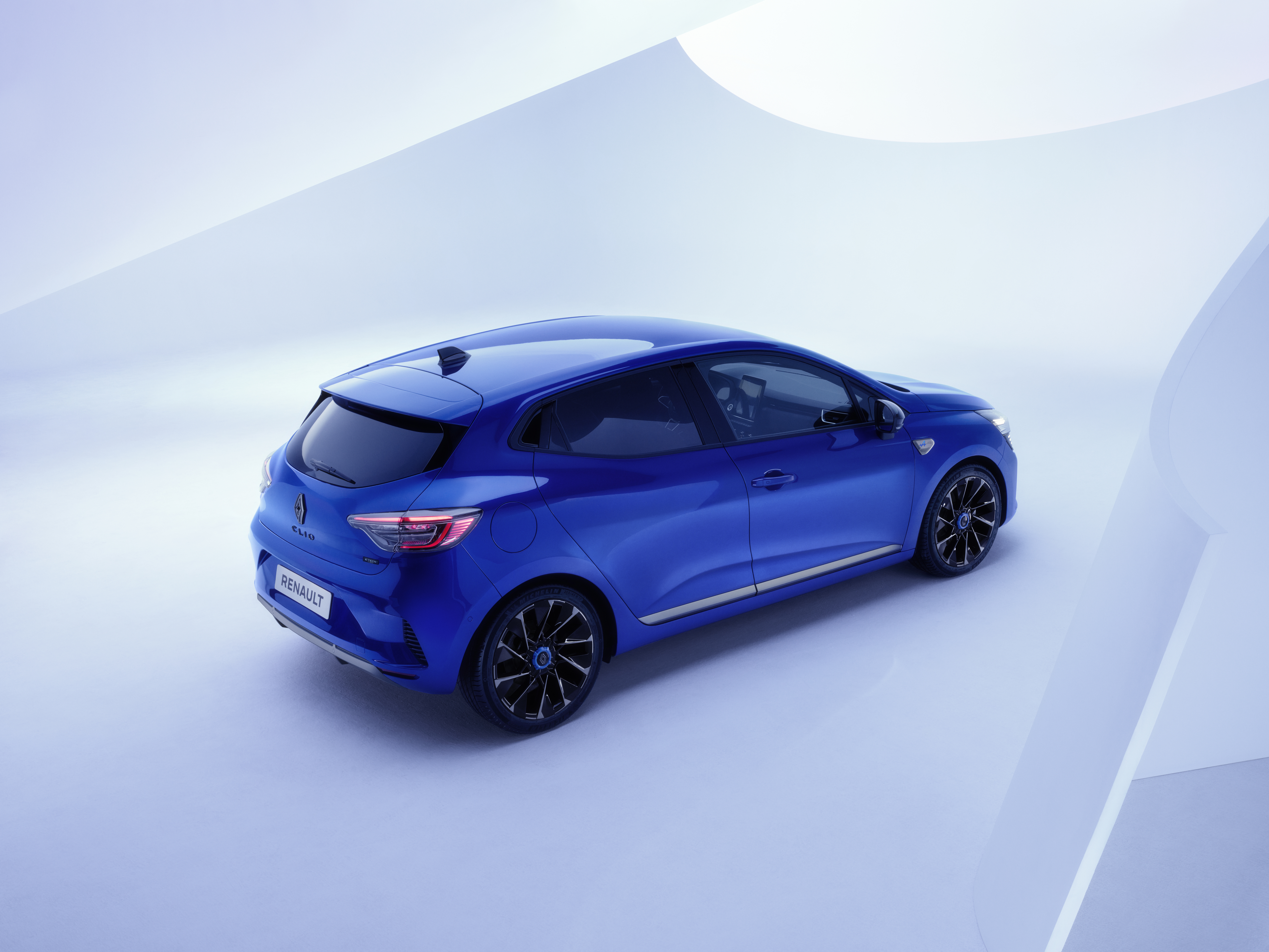 Vehicle Renault Clio 4k Ultra HD Wallpaper