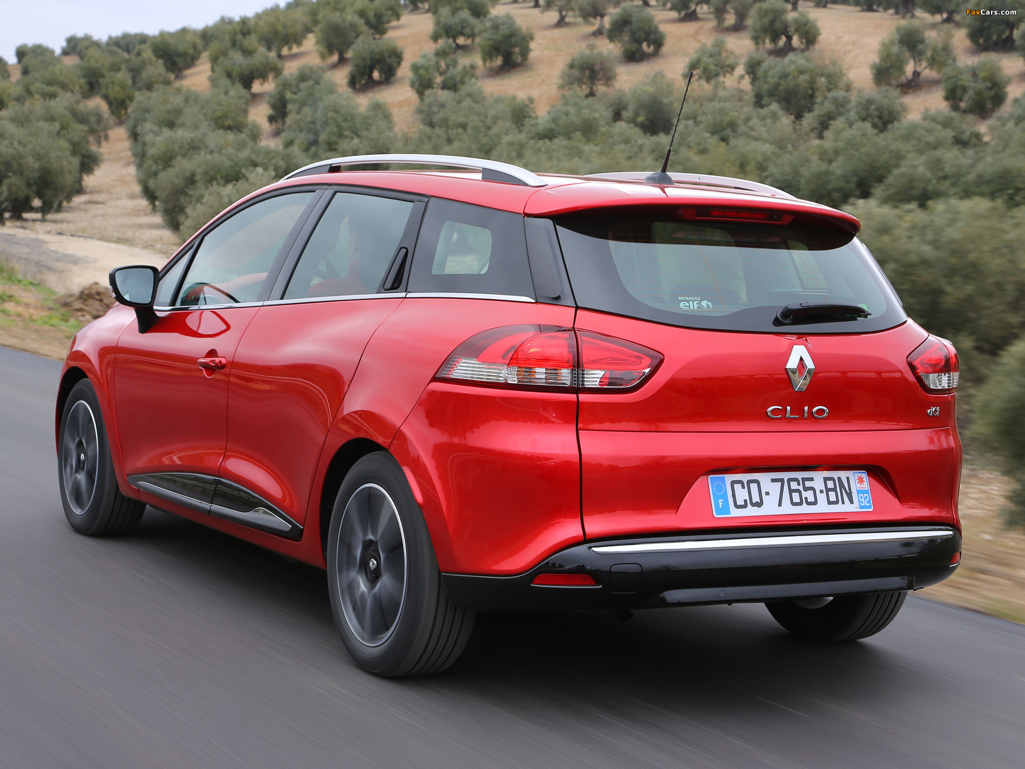 Renault Clio Estate 2013 wallpaper