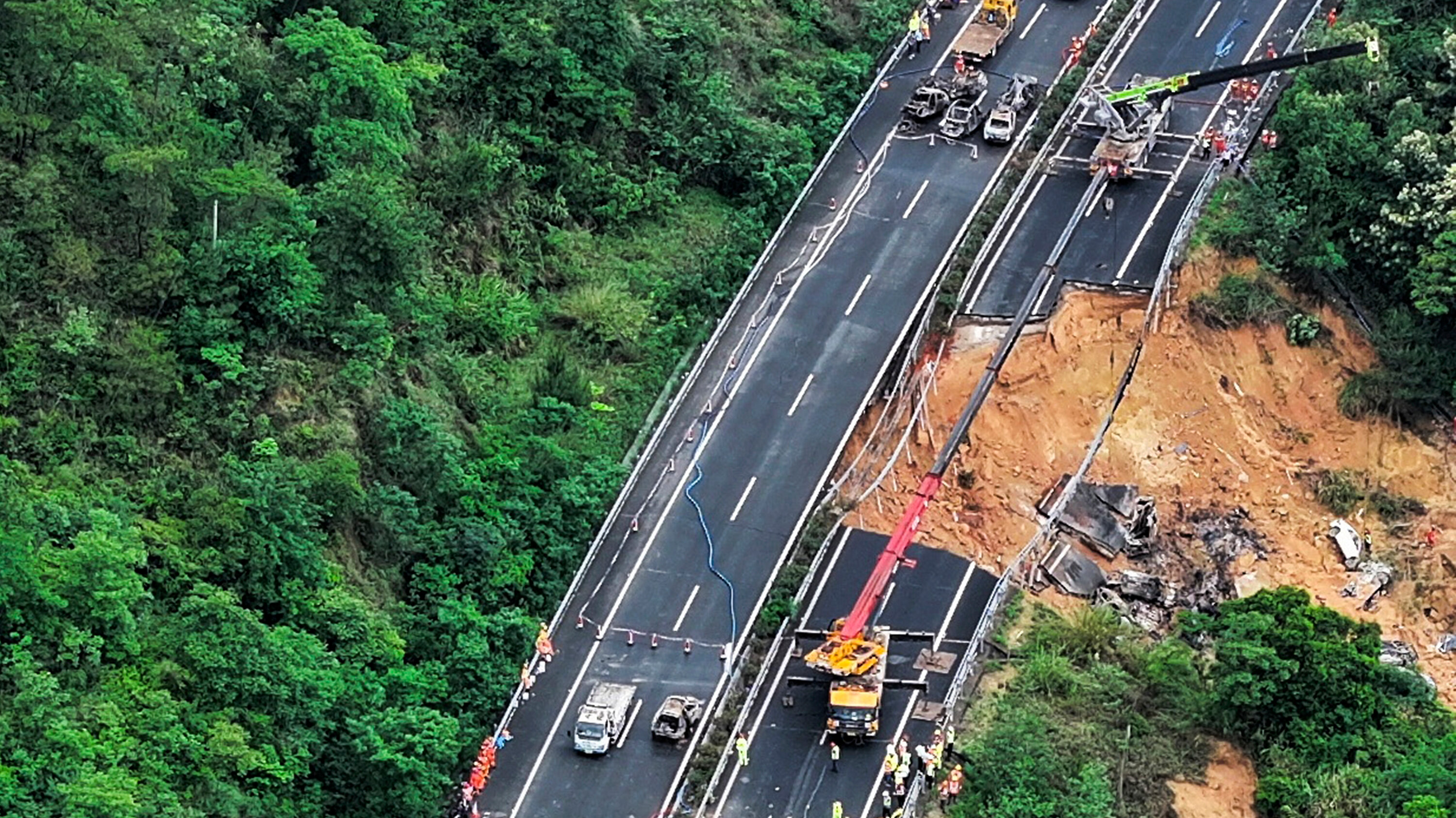 Expressway Collapses in Southern China
