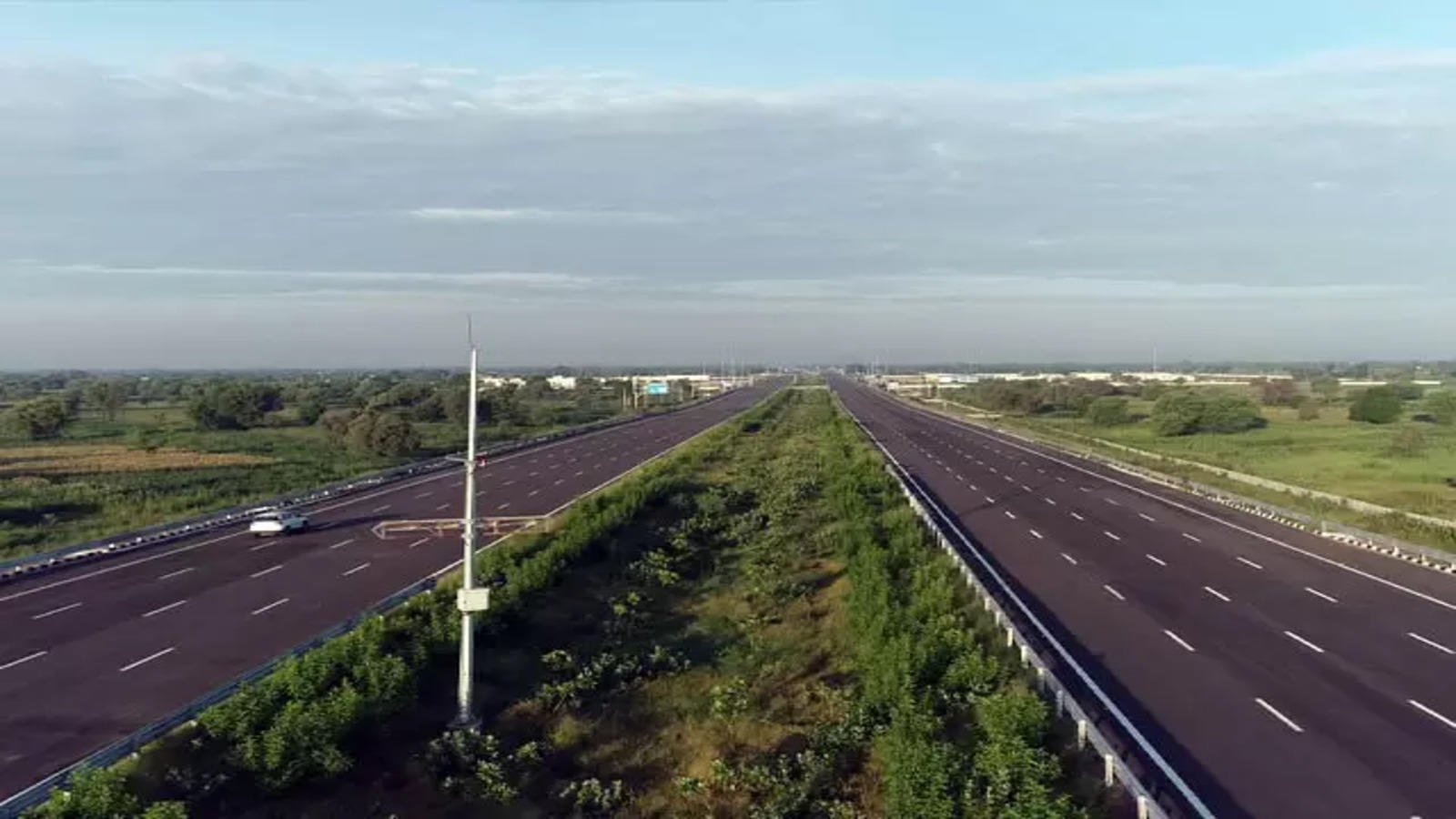 Delhi: Delhi Mumbai Expressway: Witness