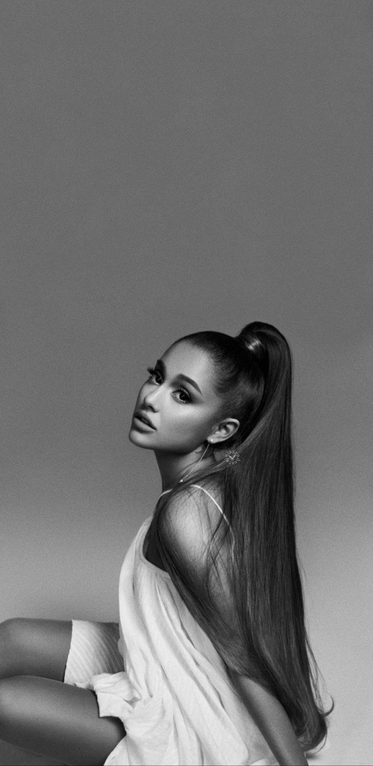 Ariana Grande wallpaper