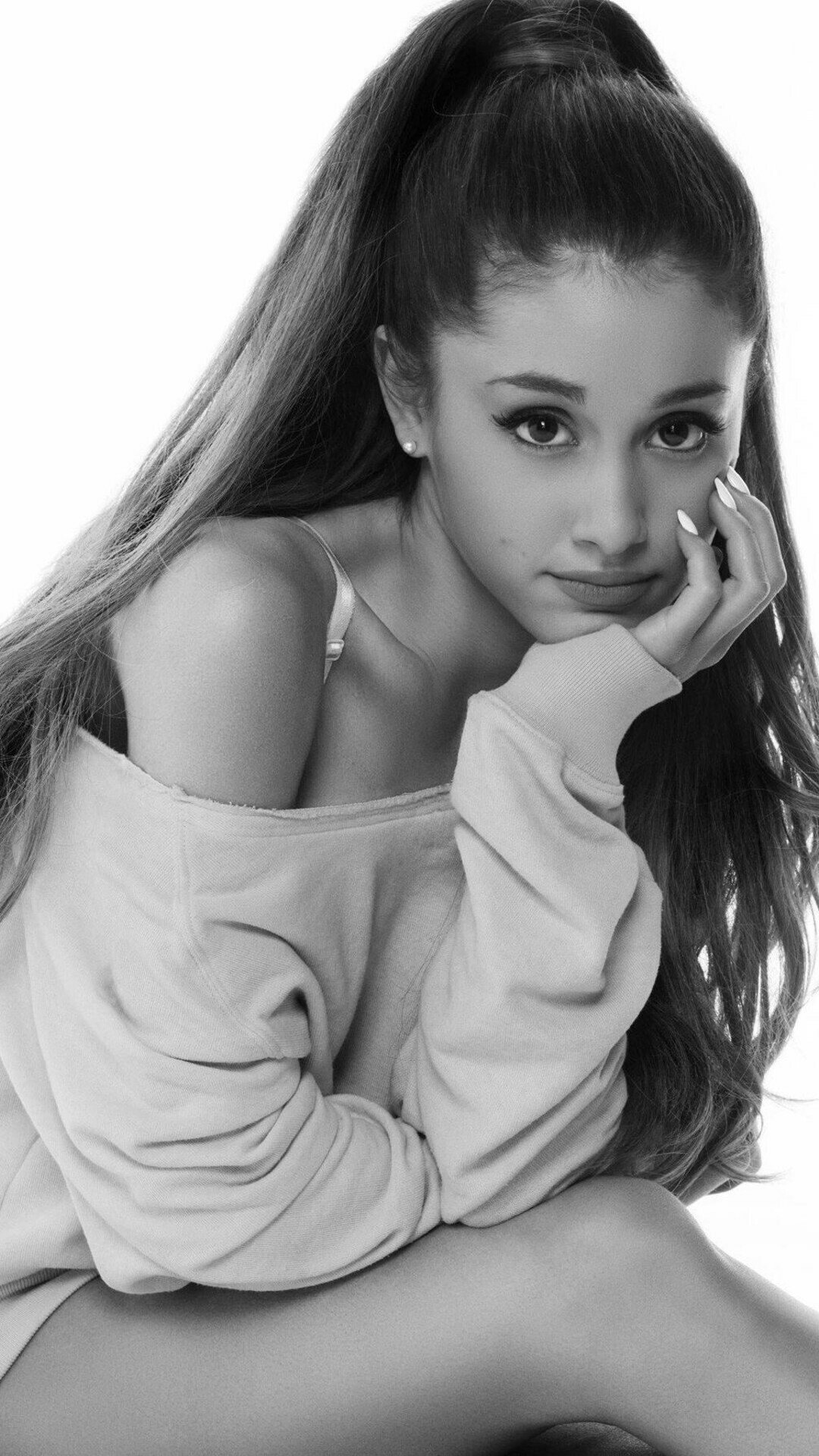 Ariana Grande Wallpaper