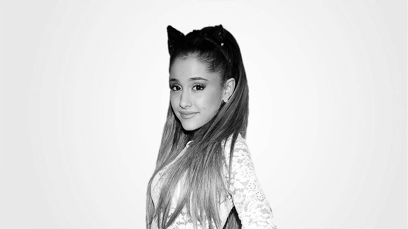 Ariana Grande Wallpaper