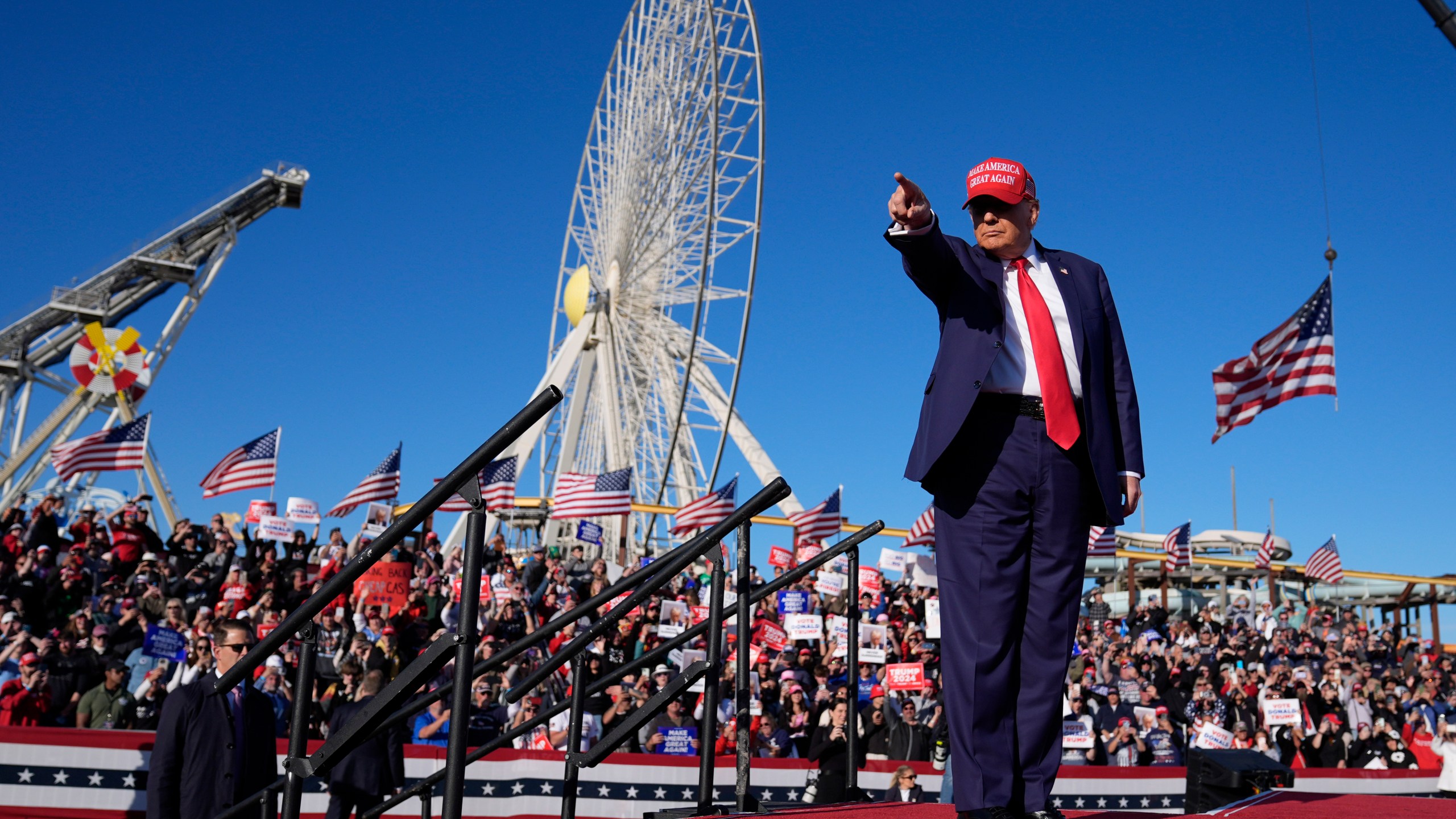 Trump tells Jersey Shore crowd he's