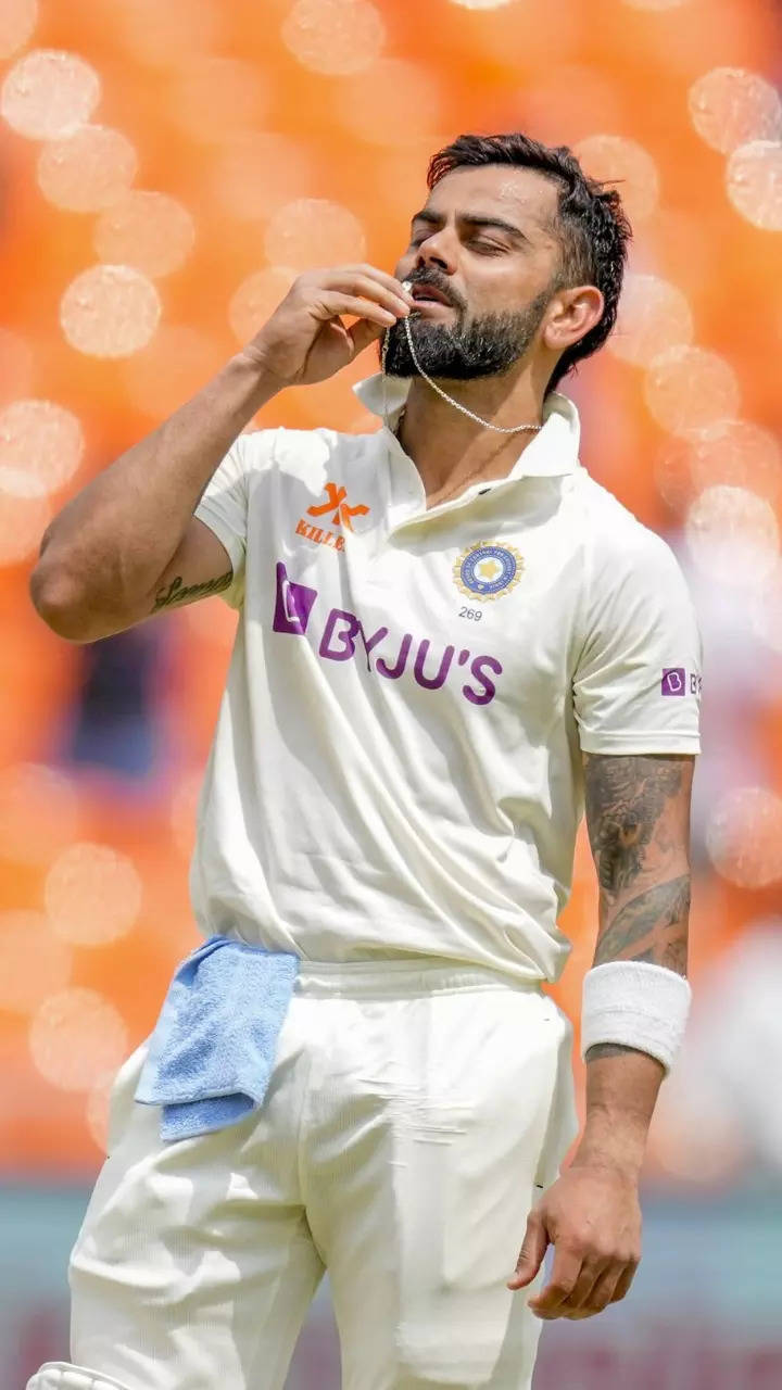 Virat Kohli Wallpaper: 8 Best Pics