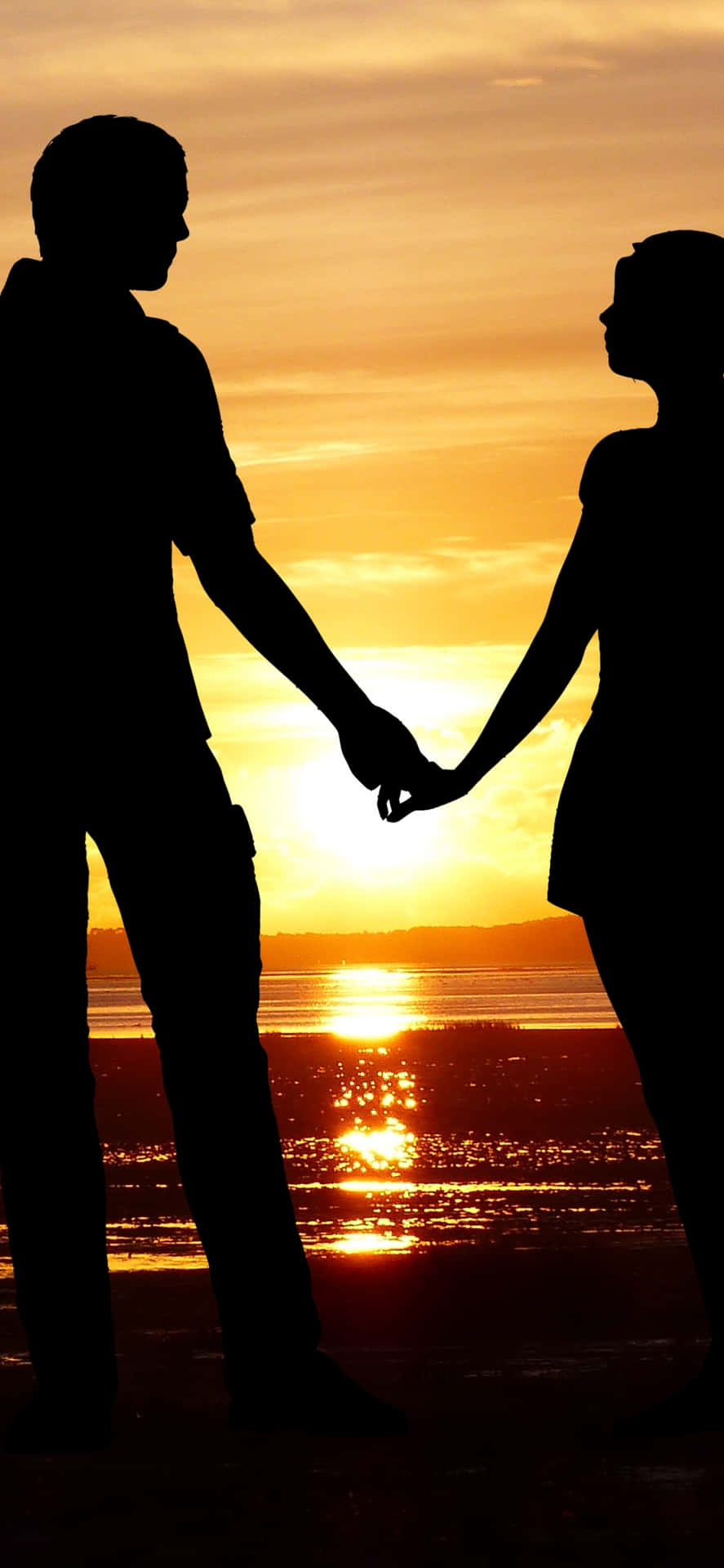Download Sunset Couple In Love Wallpaper