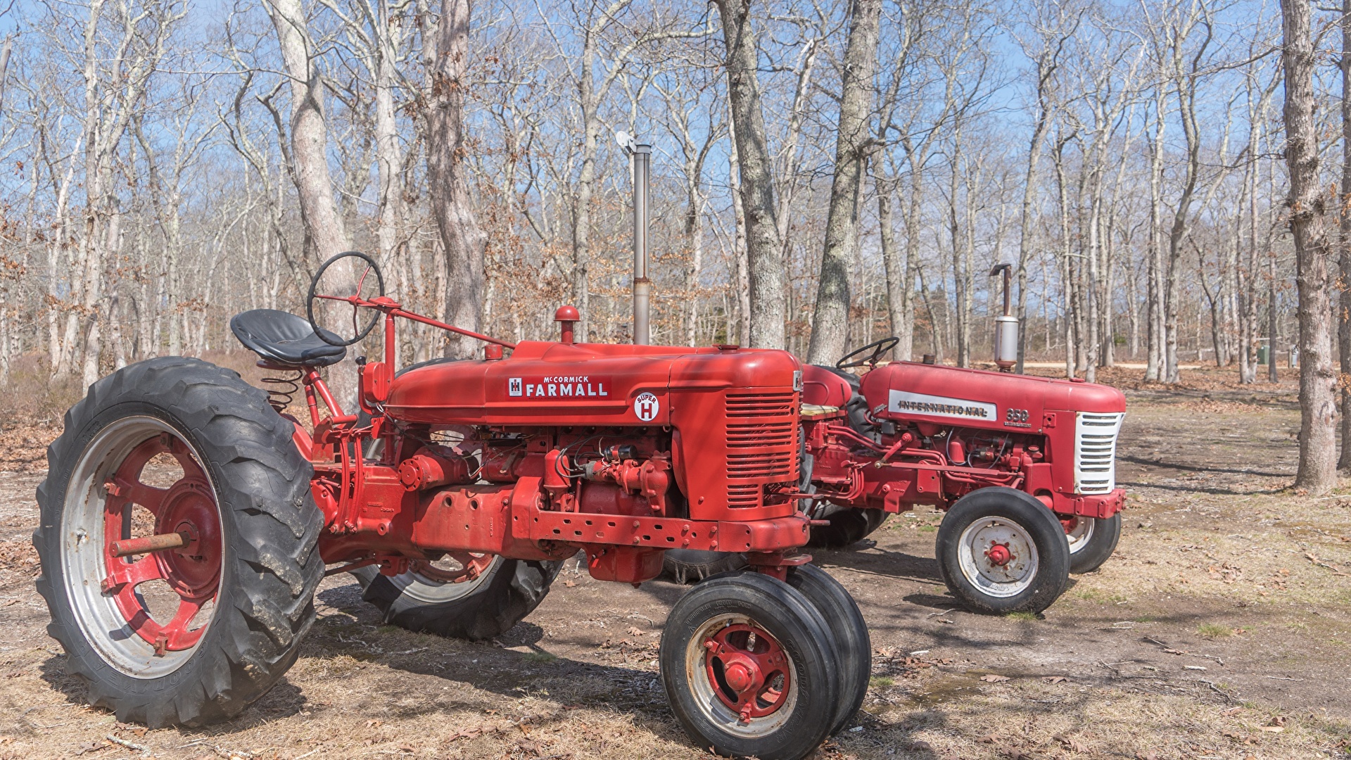 Picture Tractor Farmall H 2 Red Retro