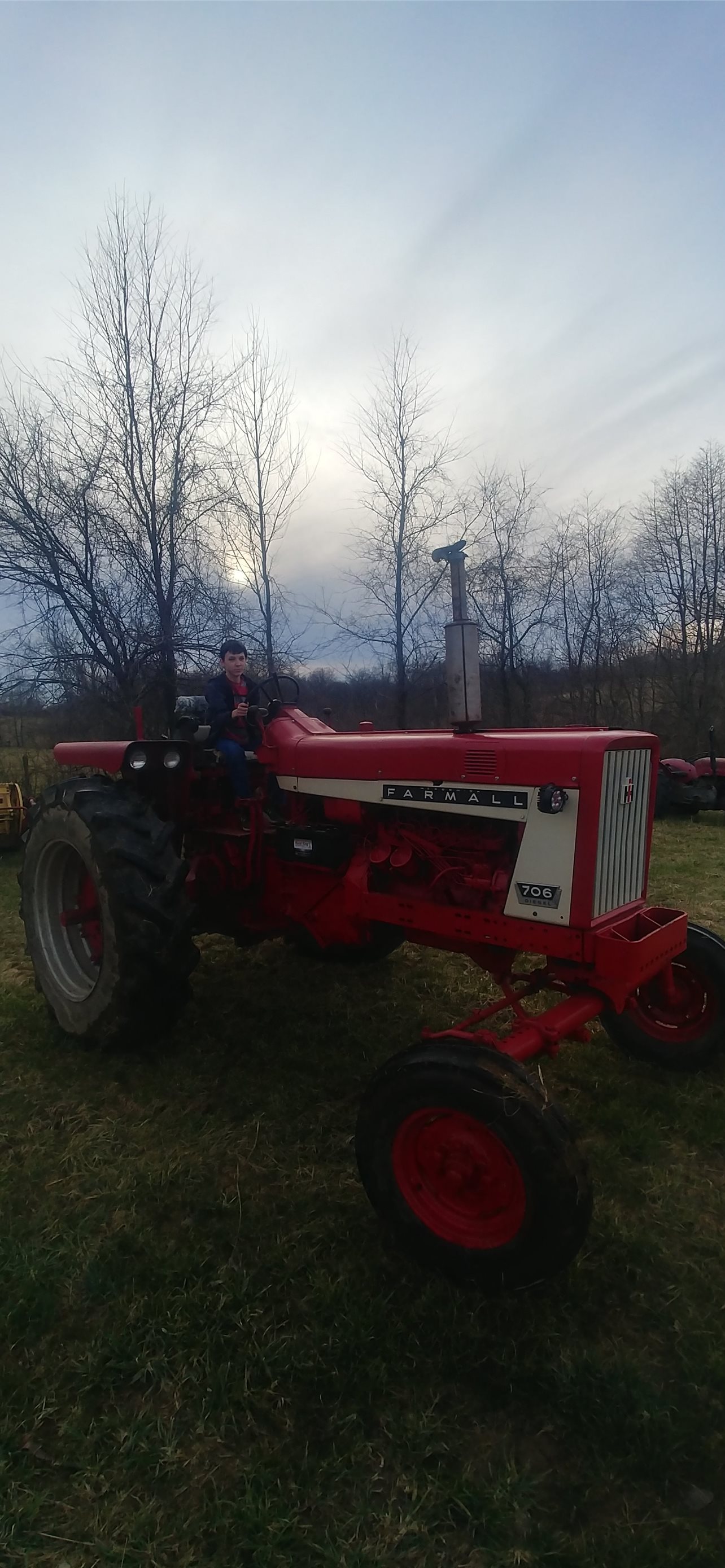 Best Farmall tractors iPhone HD