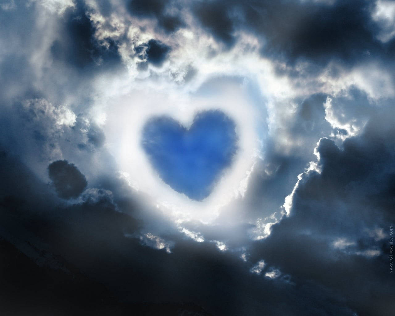 Awesome Heart HD Wallpaper