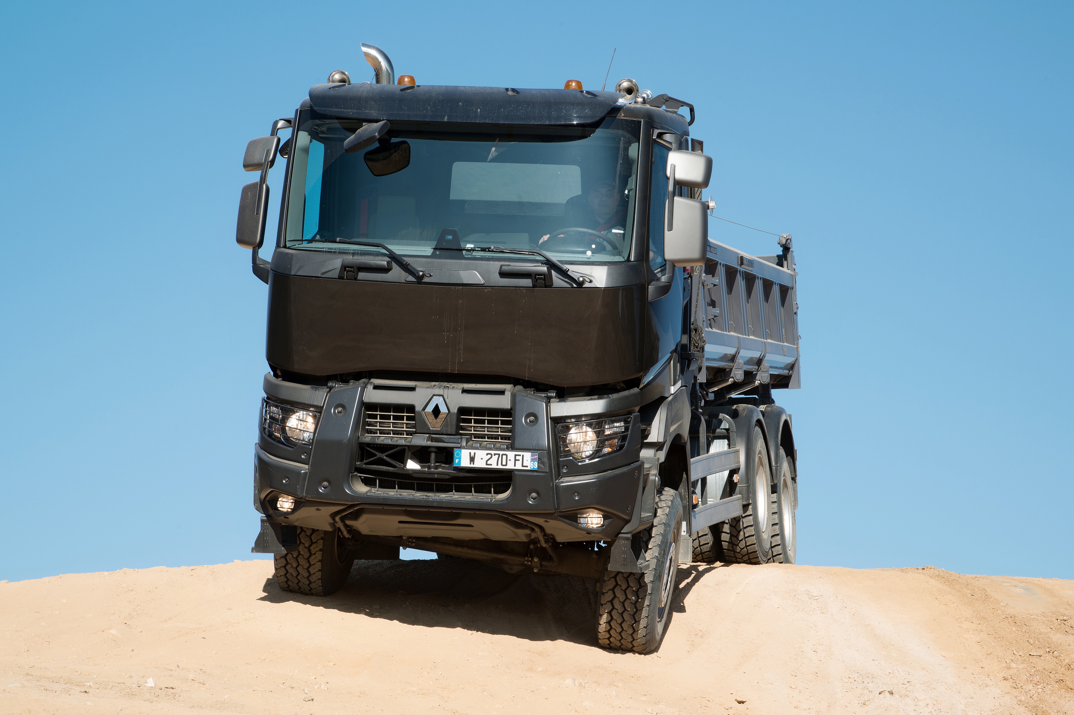 Download Vehicle Renault Trucks 4k