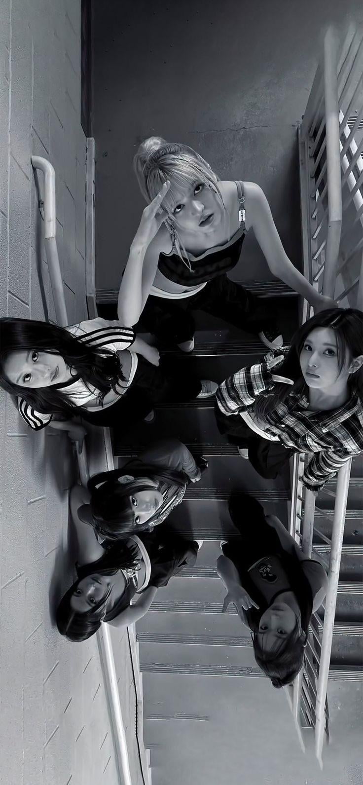 What is your NMIXX wallpaper?