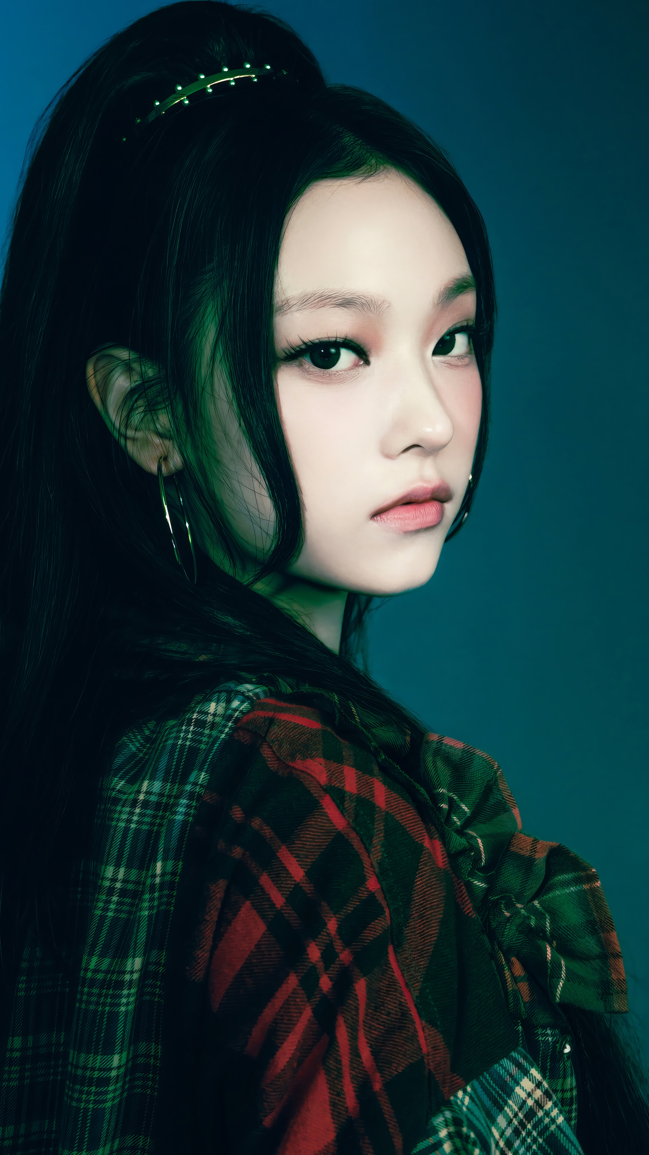 Haerin NewJeans How Sweet 4K Wallpaper