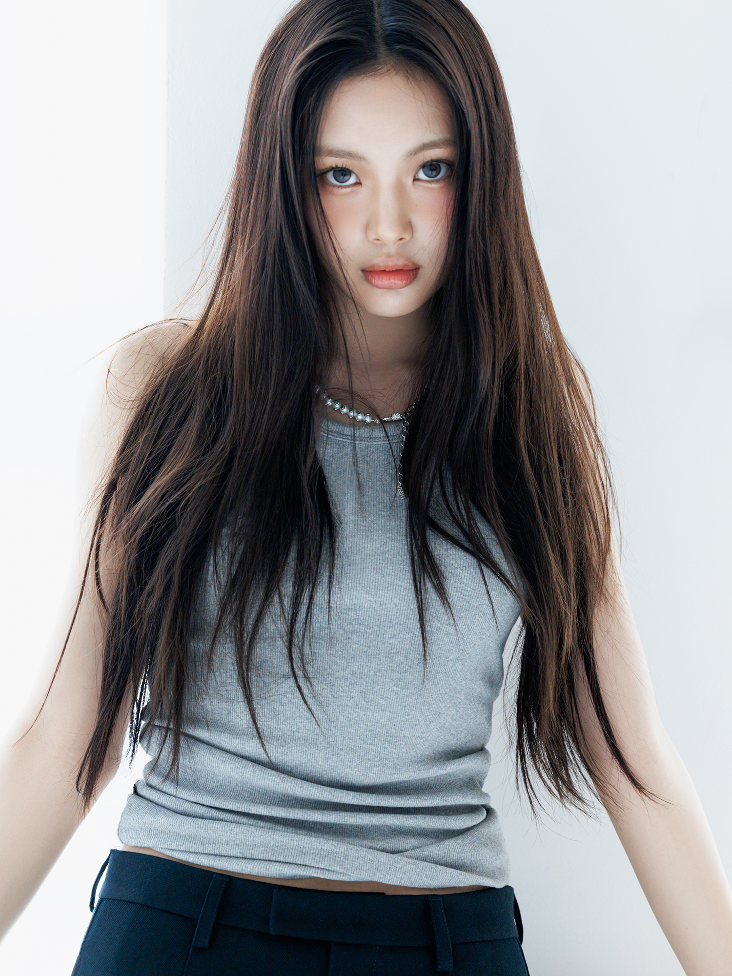 NewJeans Unveils First Teasers For How