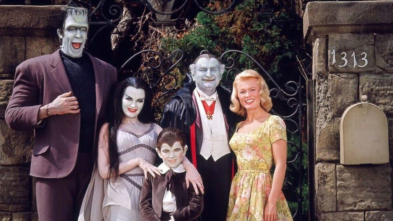 Munsters Set Photo Reveals Our Best