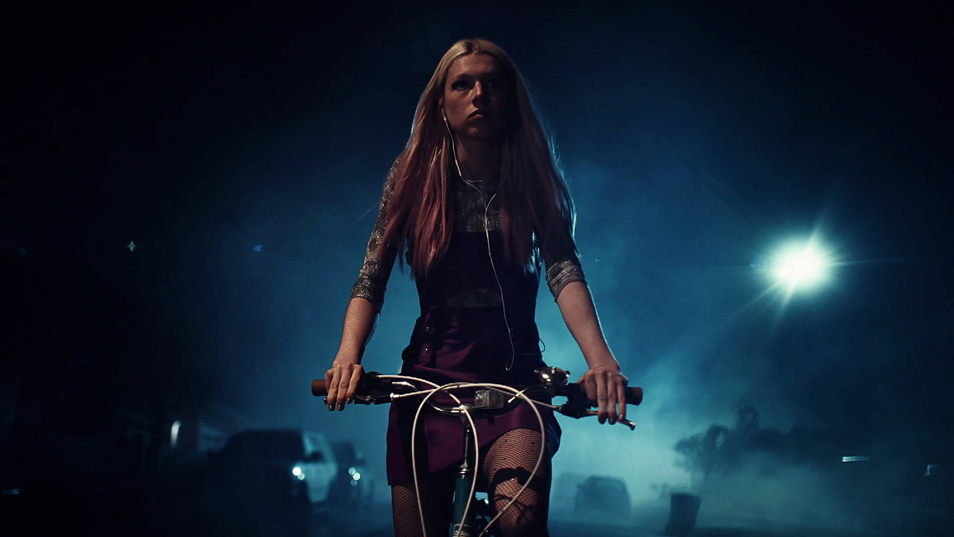 Download Hunter Schafer Euphoria Bike