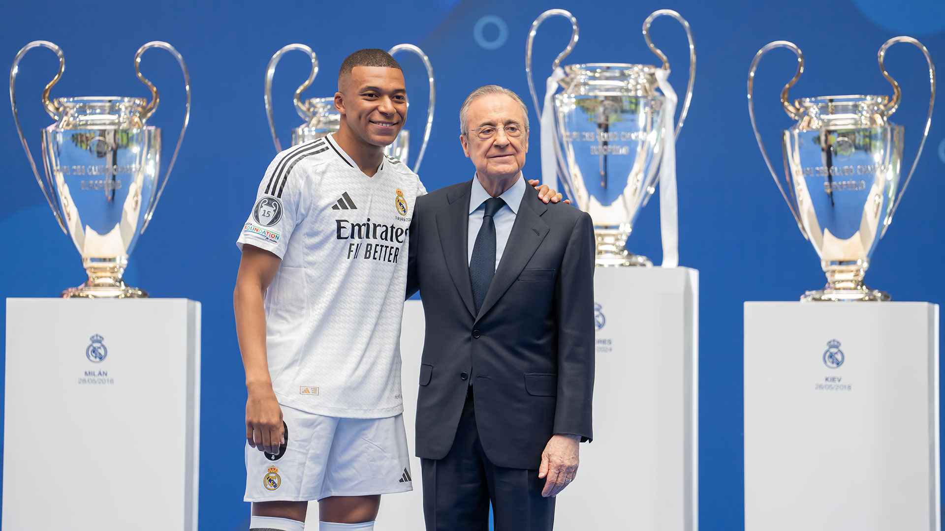 Spectacular welcome for Kylian Mbappé