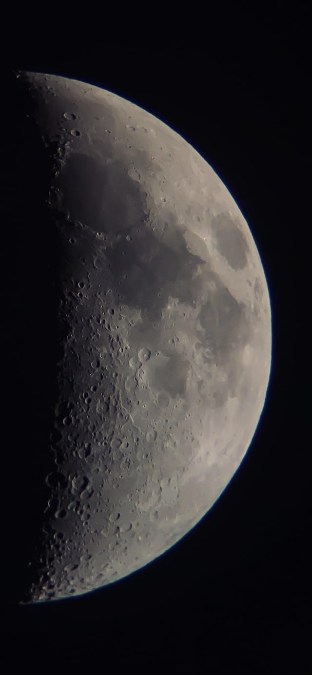 Wutup guys, took this photo of the moon