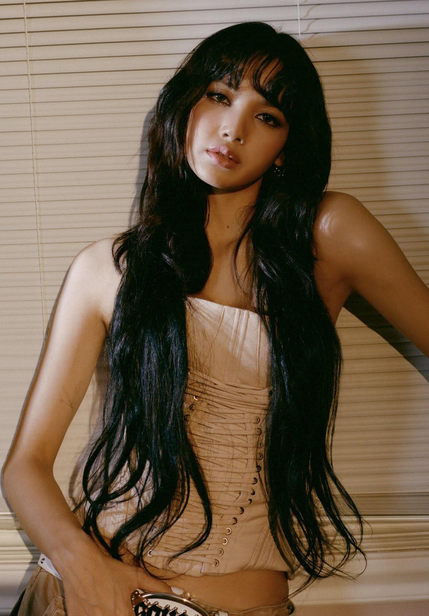 LISA - 'NEW WOMAN' feat. Rosalía