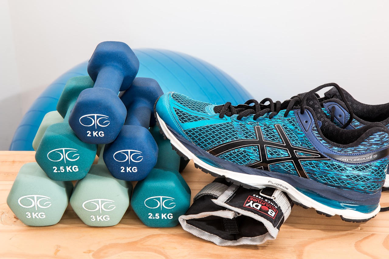 10,Free Gym Shoes & Shoes Image