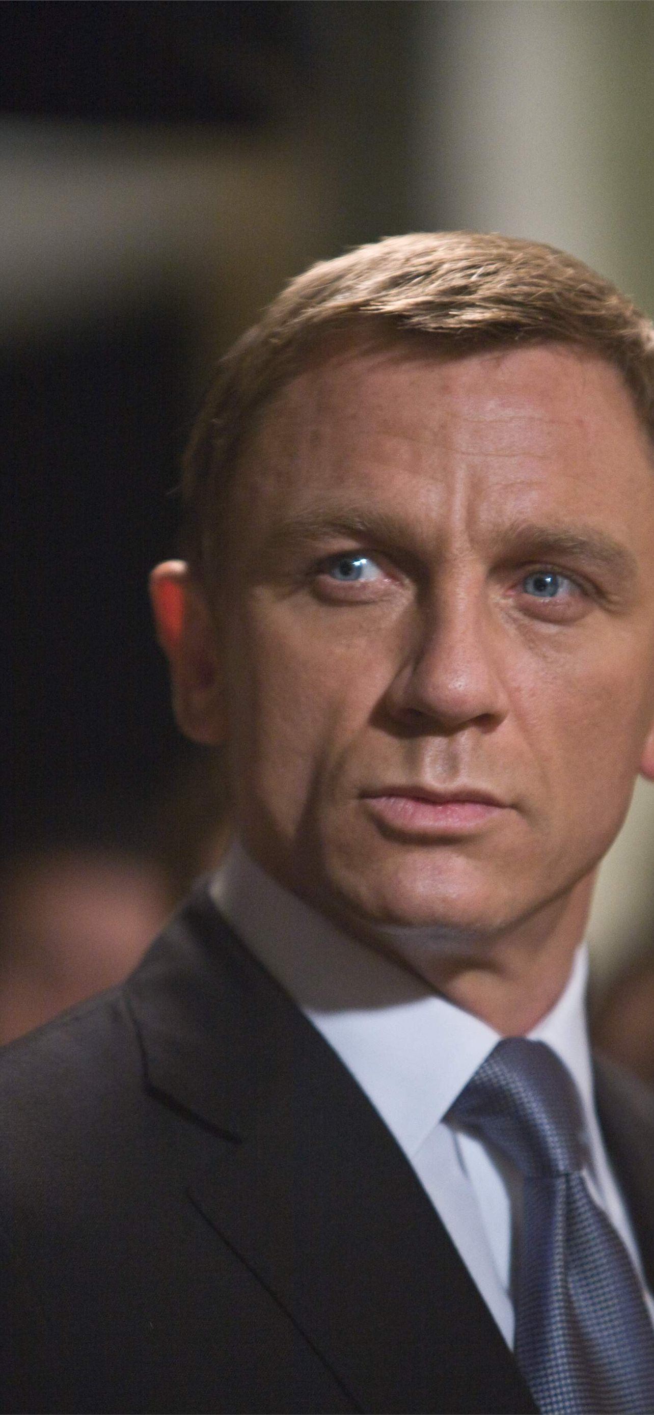 daniel craig iPhone Wallpaper Free