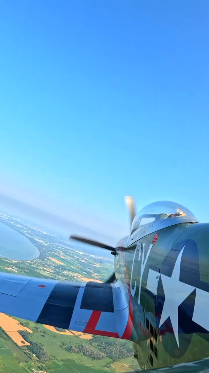 p51 #p51mustang #formationflying