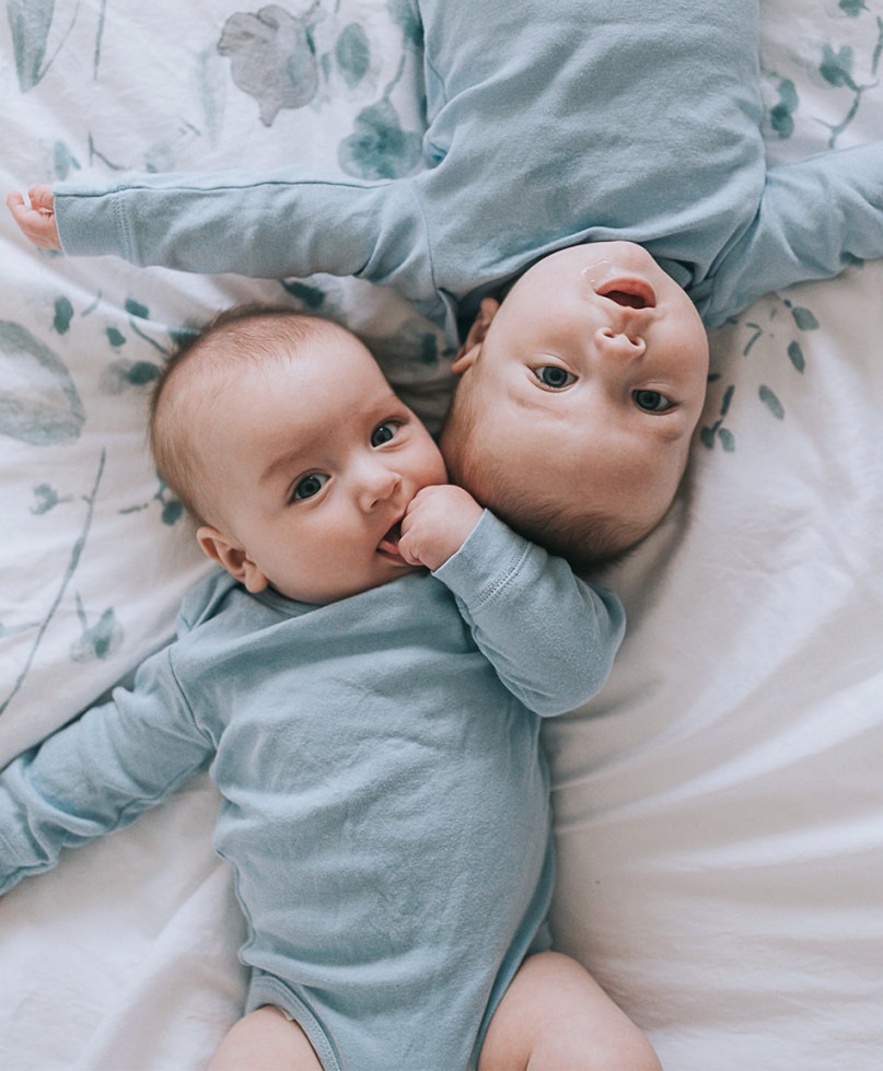 Aw Worthy Photo Of Twins And Multiples